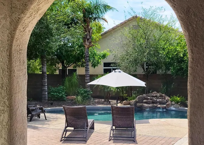 Hot Tub & Fire Pit: Oasis Near Hiking! * Phoenix