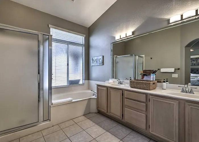 Holiday home Hot Tub & Fire Pit: Oasis Near Hiking!