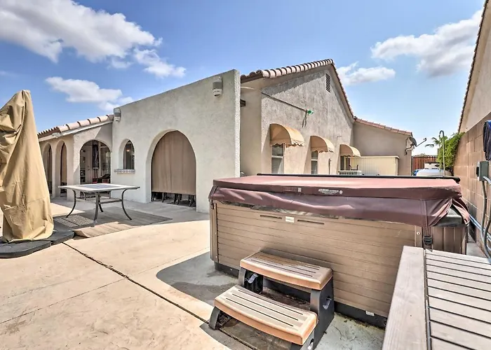 Hot Tub & Fire Pit: Oasis Near Hiking! * Phoenix