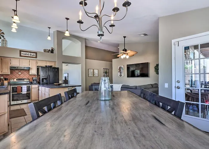 Hot Tub & Fire Pit: Oasis Near Hiking! Phoenix