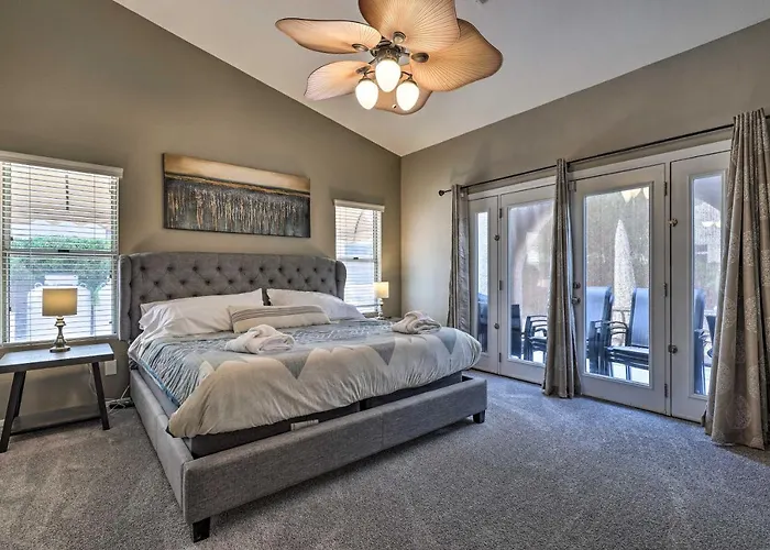 Hot Tub & Fire Pit: Oasis Near Hiking! Phoenix