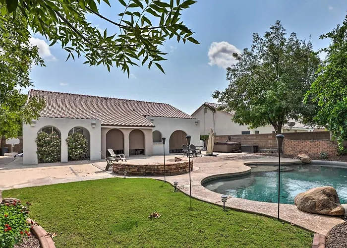 Hot Tub & Fire Pit: Oasis Near Hiking! Phoenix